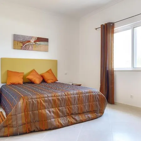 Sleeps 6 Pool Air Con Wifi فيلة