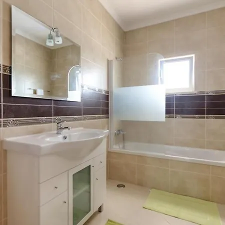 فيلة Sleeps 6 Pool Air Con Wifi Sesmarias
