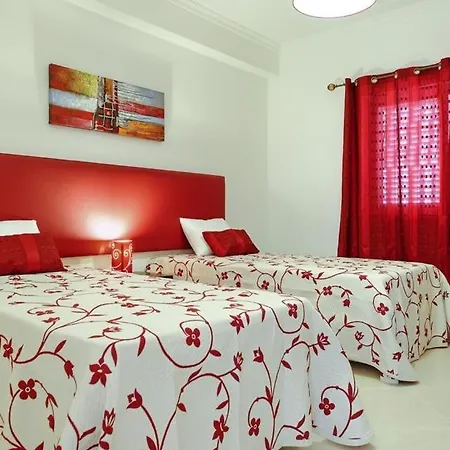 فيلة Sleeps 6 Pool Air Con Wifi Sesmarias